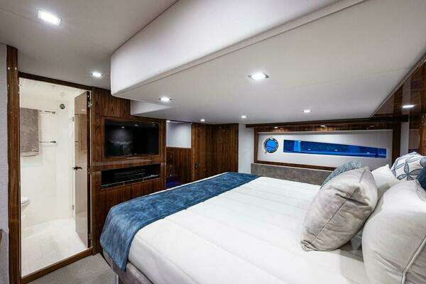 Riviera 5400 Sport Yacht Yacht For Sale