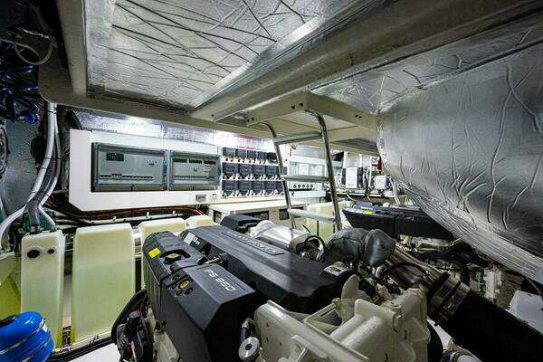 Riviera 5400 Sport Yacht Yacht For Sale