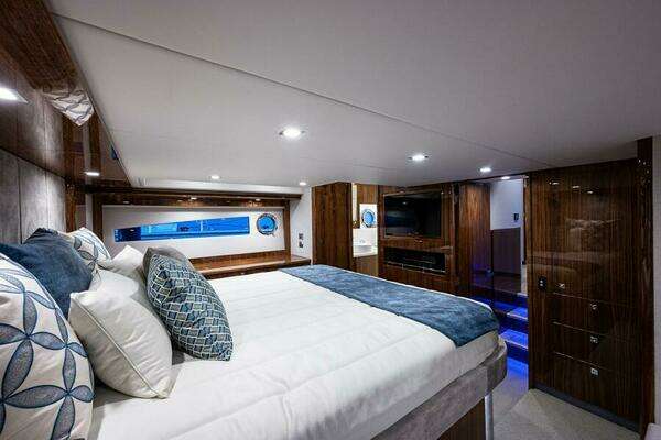 Riviera 5400 Sport Yacht Yacht For Sale