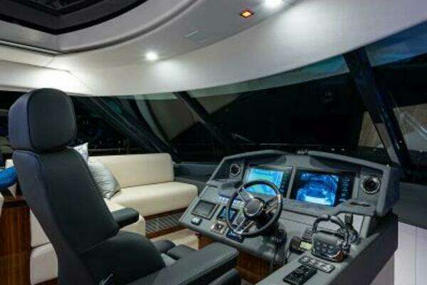 Riviera 5400 Sport Yacht Yacht For Sale