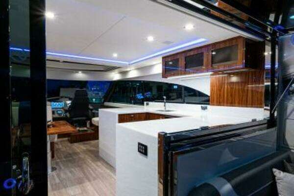 Riviera 5400 Sport Yacht Yacht For Sale