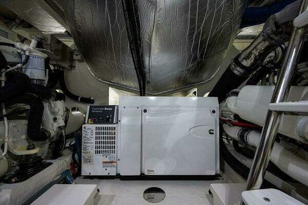 Riviera 5400 Sport Yacht Yacht For Sale