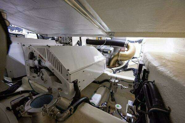 Riviera 5400 Sport Yacht Yacht For Sale