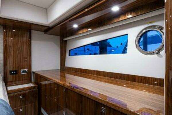 Riviera 5400 Sport Yacht Yacht For Sale