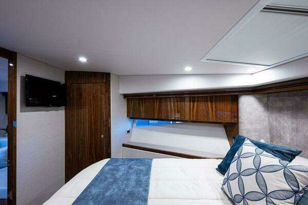 Riviera 5400 Sport Yacht Yacht For Sale