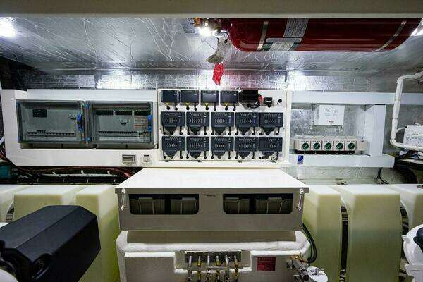 Riviera 5400 Sport Yacht Yacht For Sale