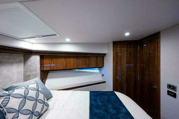 Riviera 5400 Sport Yacht Yacht For Sale