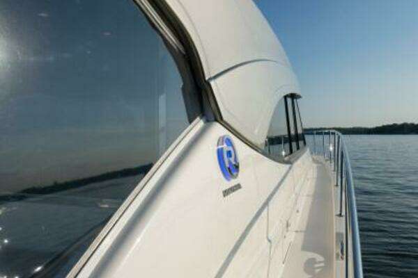 Riviera 5400 Sport Yacht Yacht For Sale