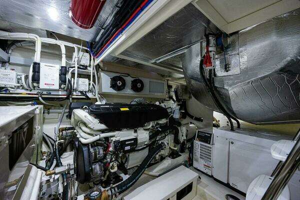 Riviera 5400 Sport Yacht Yacht For Sale