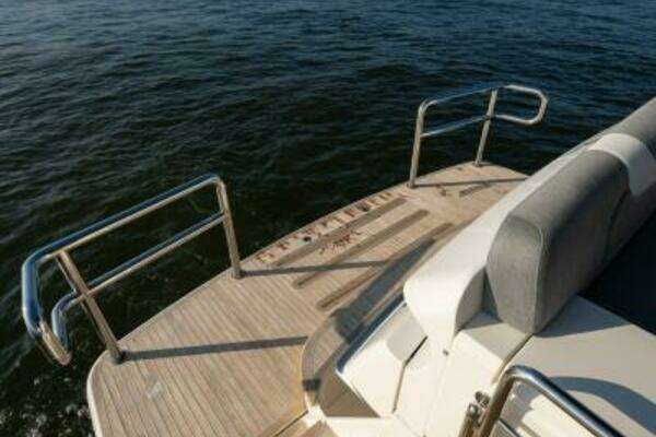 Riviera 5400 Sport Yacht Yacht For Sale