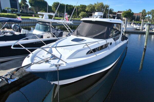 Carpe Diem 32ft Boston Whaler Yacht For Sale