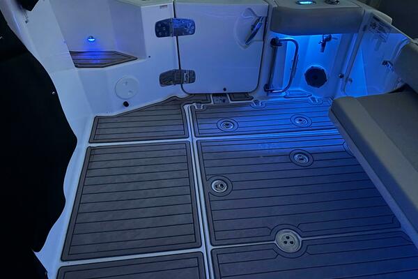 Carpe Diem 32ft Boston Whaler Yacht For Sale