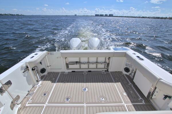 Carpe Diem 32ft Boston Whaler Yacht For Sale