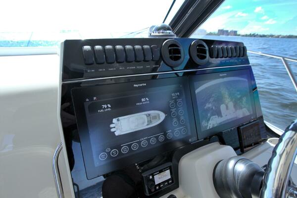 Carpe Diem 32ft Boston Whaler Yacht For Sale