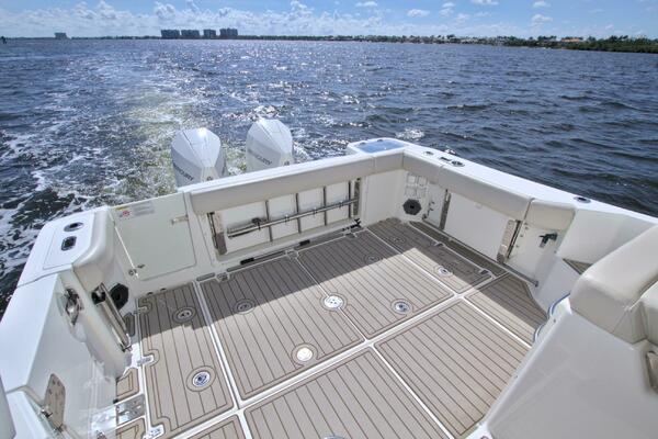 Carpe Diem 32ft Boston Whaler Yacht For Sale