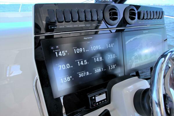 Carpe Diem 32ft Boston Whaler Yacht For Sale