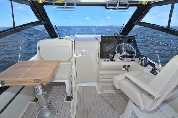 Carpe Diem 32ft Boston Whaler Yacht For Sale