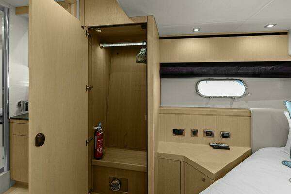 Sunseeker 73 Manhattan Yacht For Sale