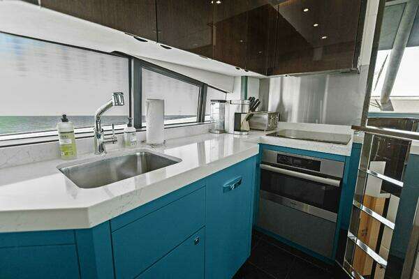Sunseeker 73 Manhattan Yacht For Sale