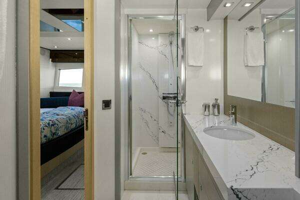 Sunseeker 73 Manhattan Yacht For Sale