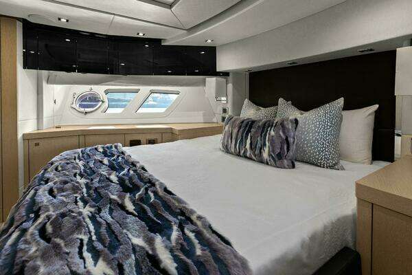 Sunseeker 73 Manhattan Yacht For Sale