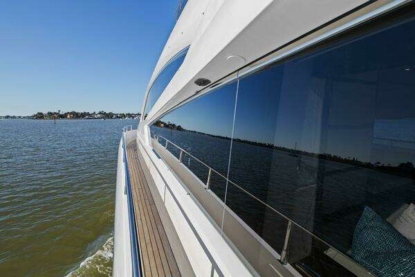 Sunseeker 73 Manhattan Yacht For Sale