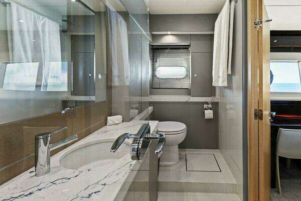 Sunseeker 73 Manhattan Yacht For Sale