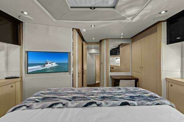 Sunseeker 73 Manhattan Yacht For Sale