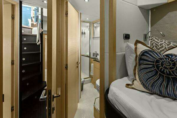Sunseeker 73 Manhattan Yacht For Sale