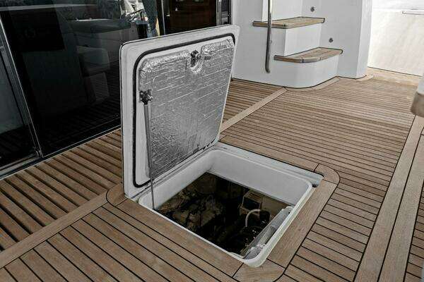Sunseeker 73 Manhattan Yacht For Sale