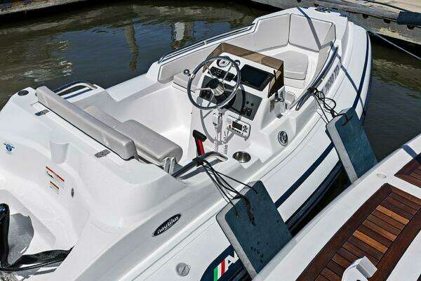 Sunseeker 73 Manhattan Yacht For Sale