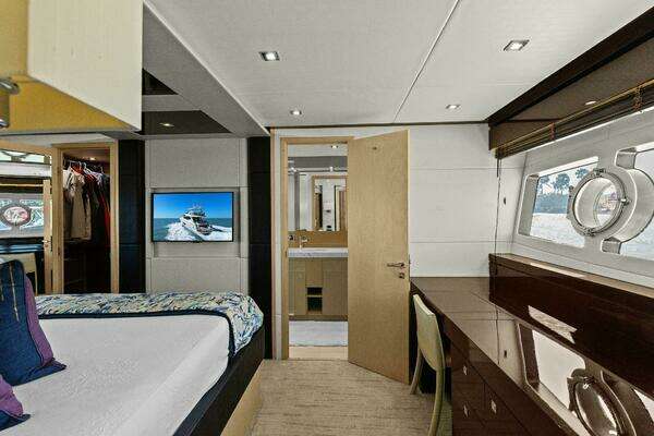 Sunseeker 73 Manhattan Yacht For Sale