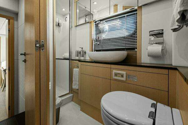 Sunseeker 73 Manhattan Yacht For Sale