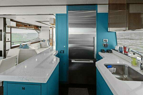 Sunseeker 73 Manhattan Yacht For Sale