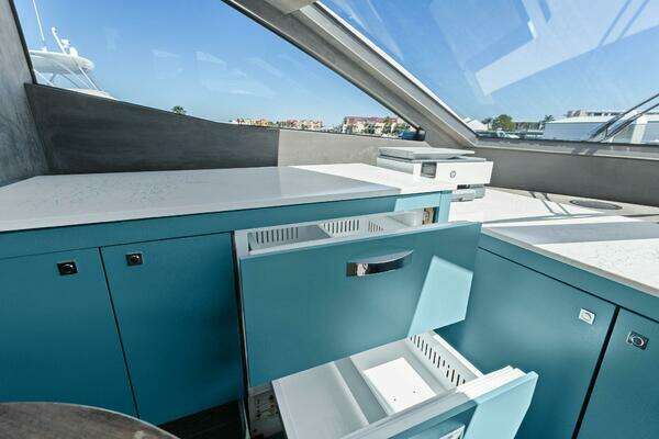 Sunseeker 73 Manhattan Yacht For Sale