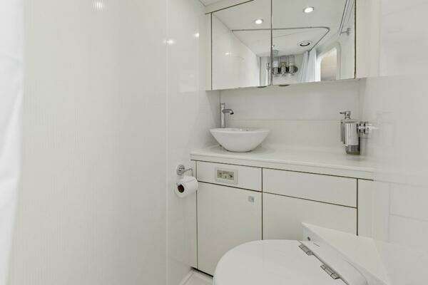 Sunseeker 73 Manhattan Yacht For Sale