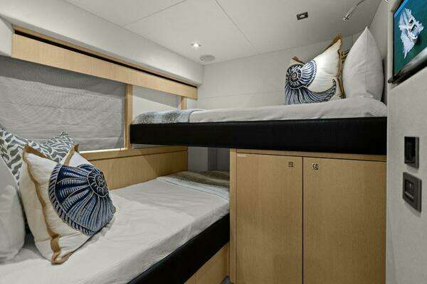 Sunseeker 73 Manhattan Yacht For Sale