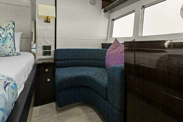 Sunseeker 73 Manhattan Yacht For Sale