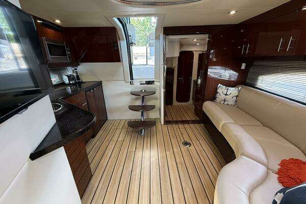 Regal 46 Sport Coupe Yacht For Sale