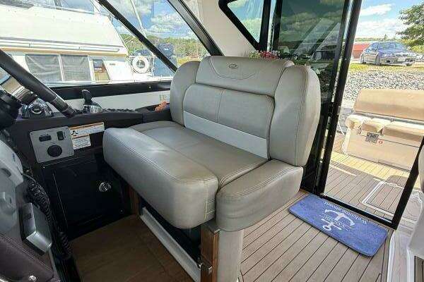 Regal 46 Sport Coupe Yacht For Sale