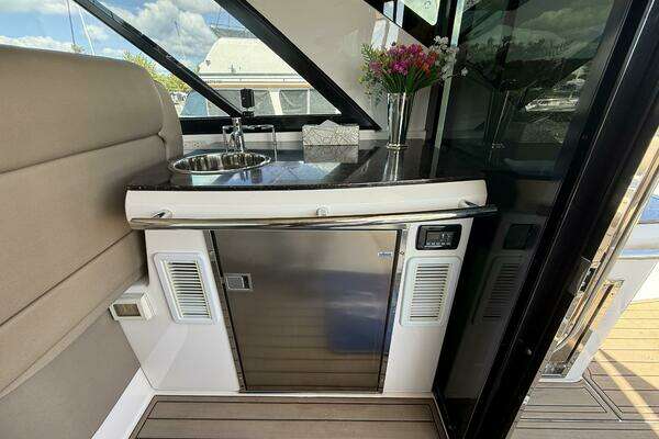 Regal 46 Sport Coupe Yacht For Sale