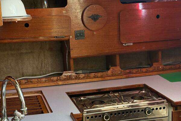 Photo of the 1989 Hunter 33.5
