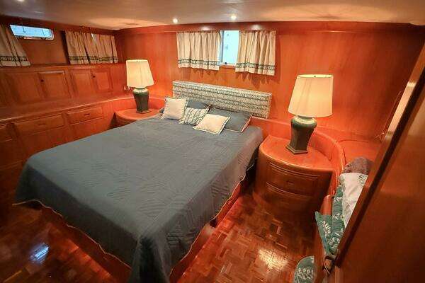 Ocean Alexander 546 Yacht For Sale