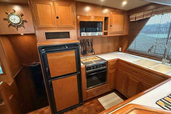 Ocean Alexander 546 Yacht For Sale