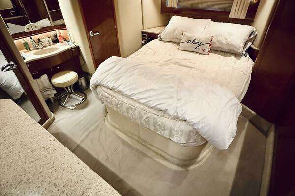 Sea Ray 480 Motor Yacht Yacht For Sale