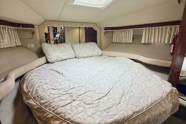 Sea Ray 480 Motor Yacht Yacht For Sale