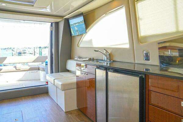 Carver C40 Yacht For Sale