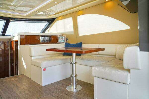Carver C40 Yacht For Sale