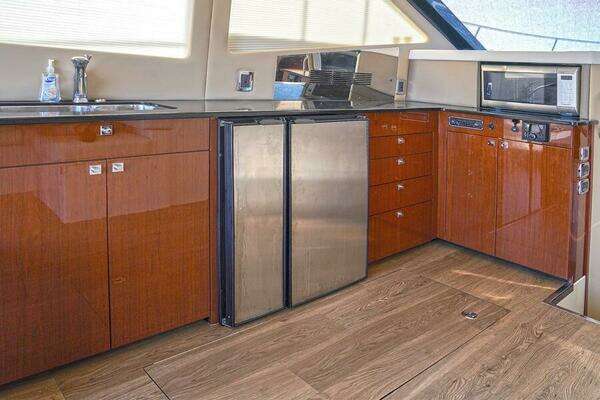 Carver C40 Yacht For Sale