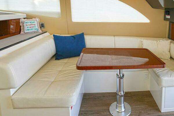 Carver C40 Yacht For Sale